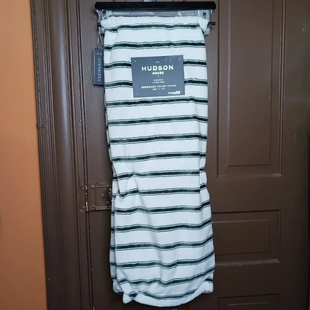 Hudson House Oversized Velvet Throw/ Blanket size 60in x 70in